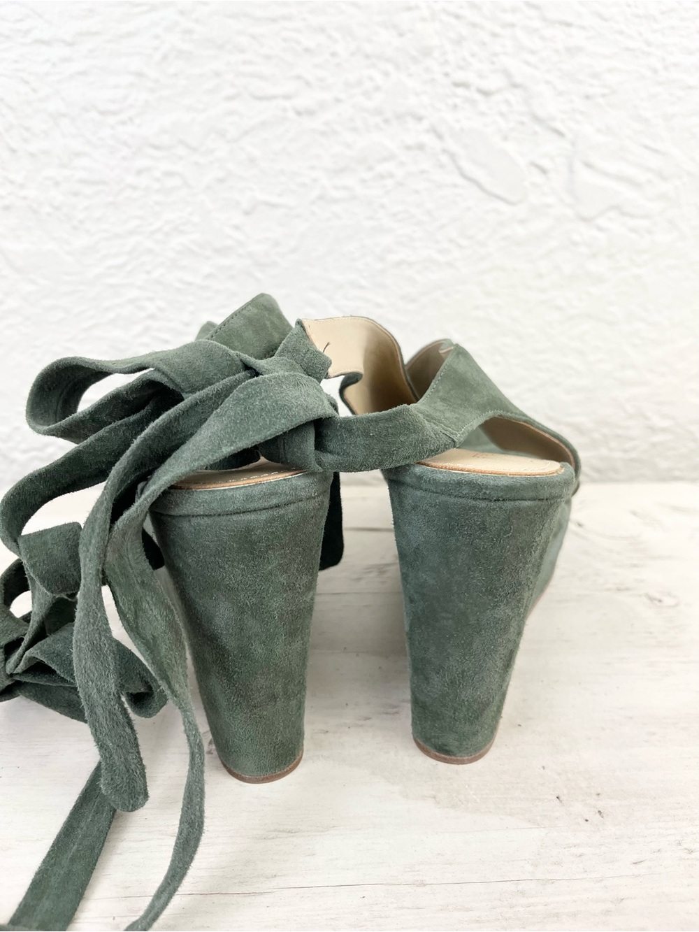 Etienne Aigner Wedge Heels Sandals Shoes Green Suede Tie Ankle 8.5 - Picture 14 of 15